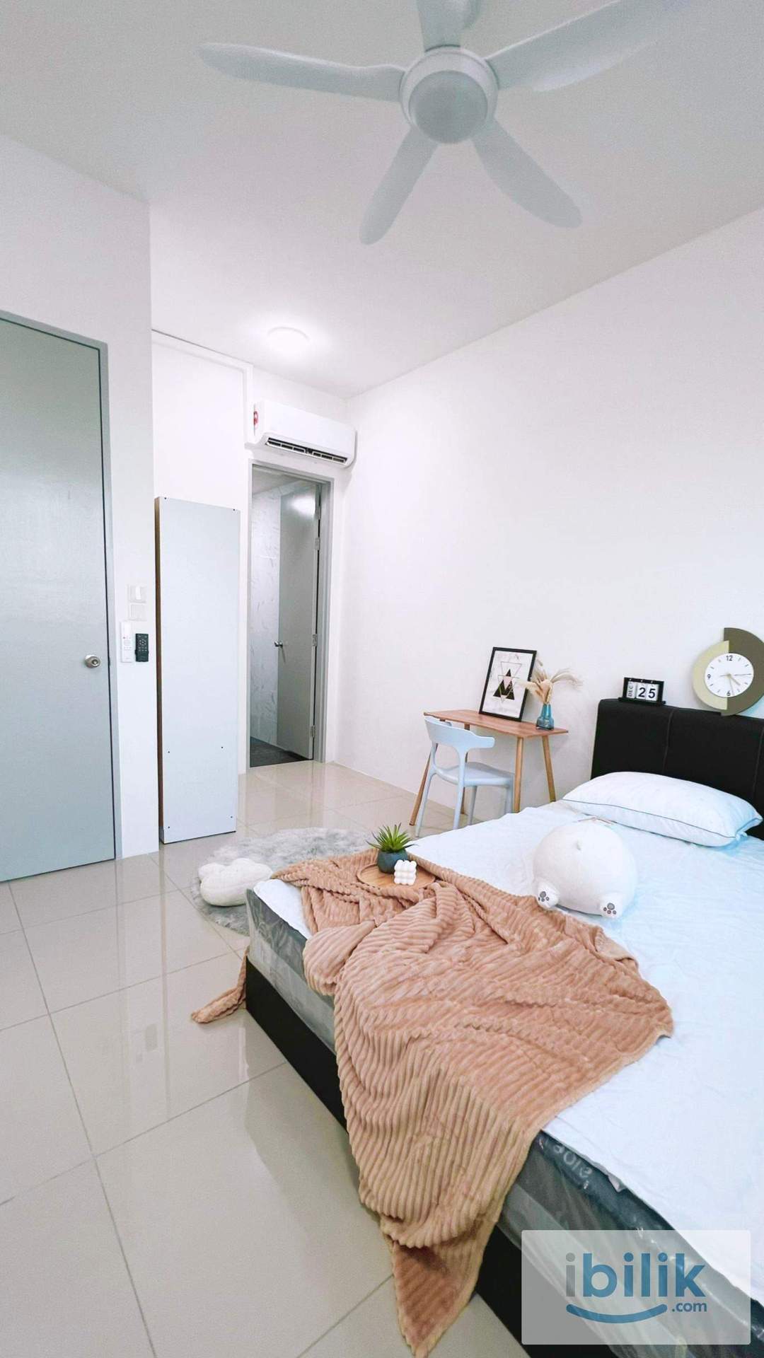 Master Room - Image 1