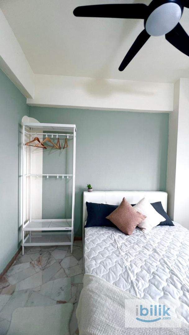 Medium Room - Image 5