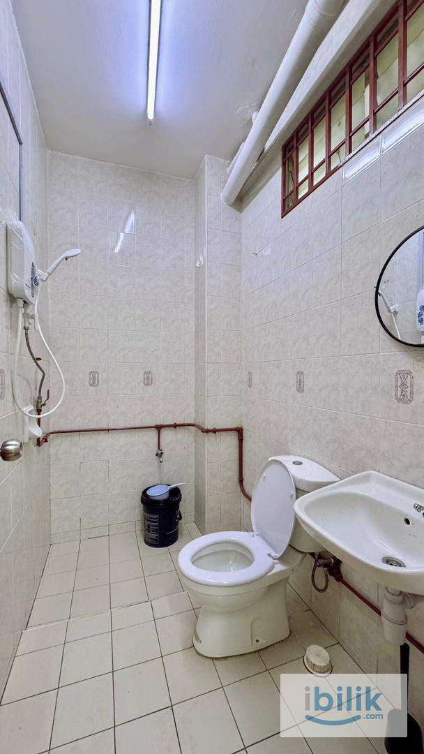 Female Master Room  - Image 4