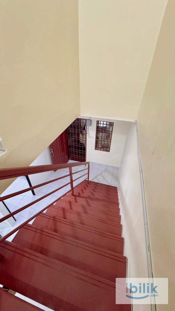 Female Master Room  - Image 7