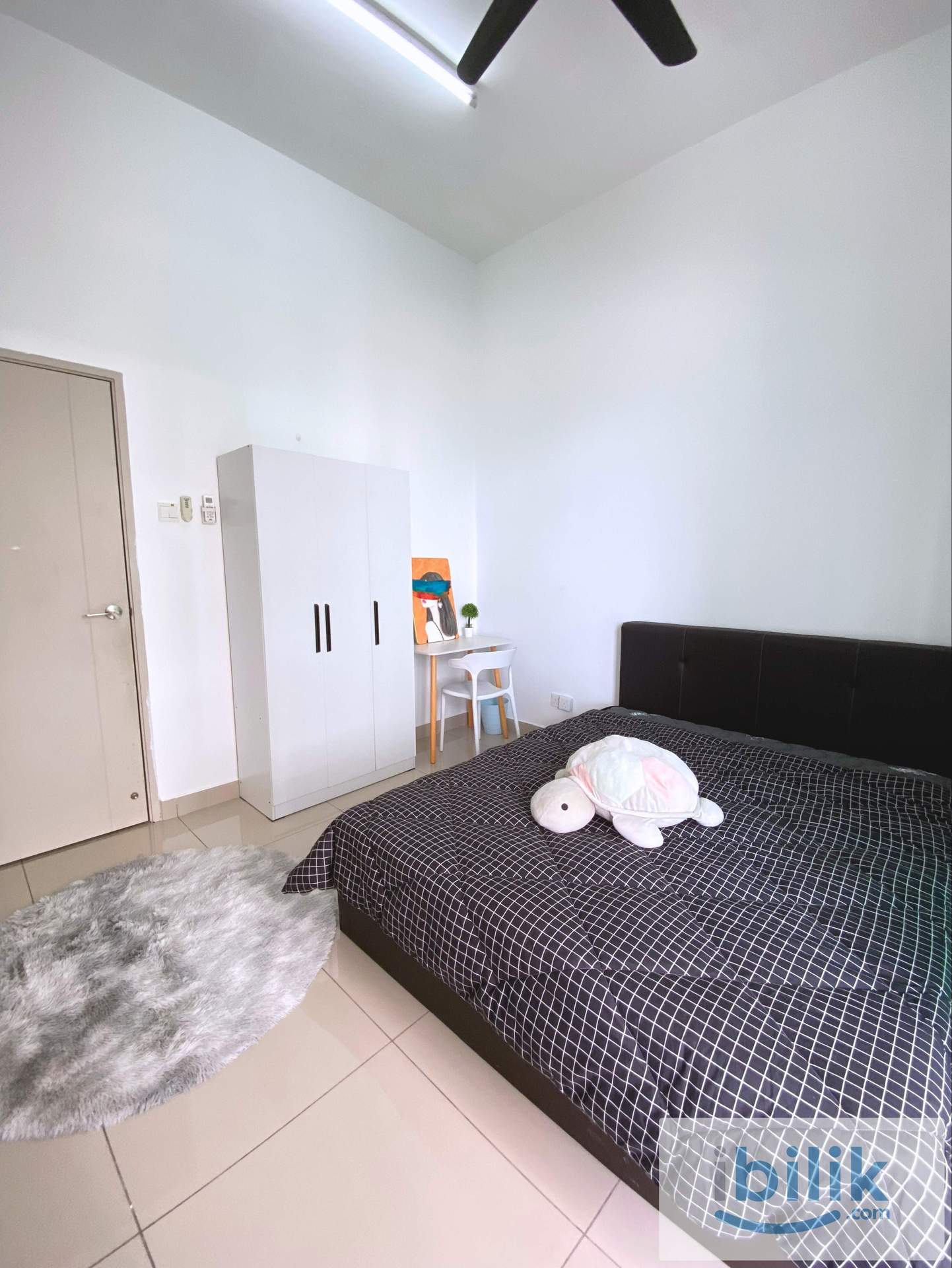 Female Medium Room - Image 2