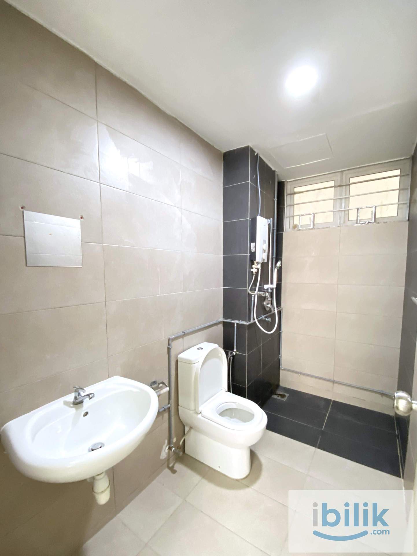Female Medium Room - Image 4