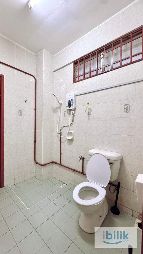 Female Master Room - Image 4