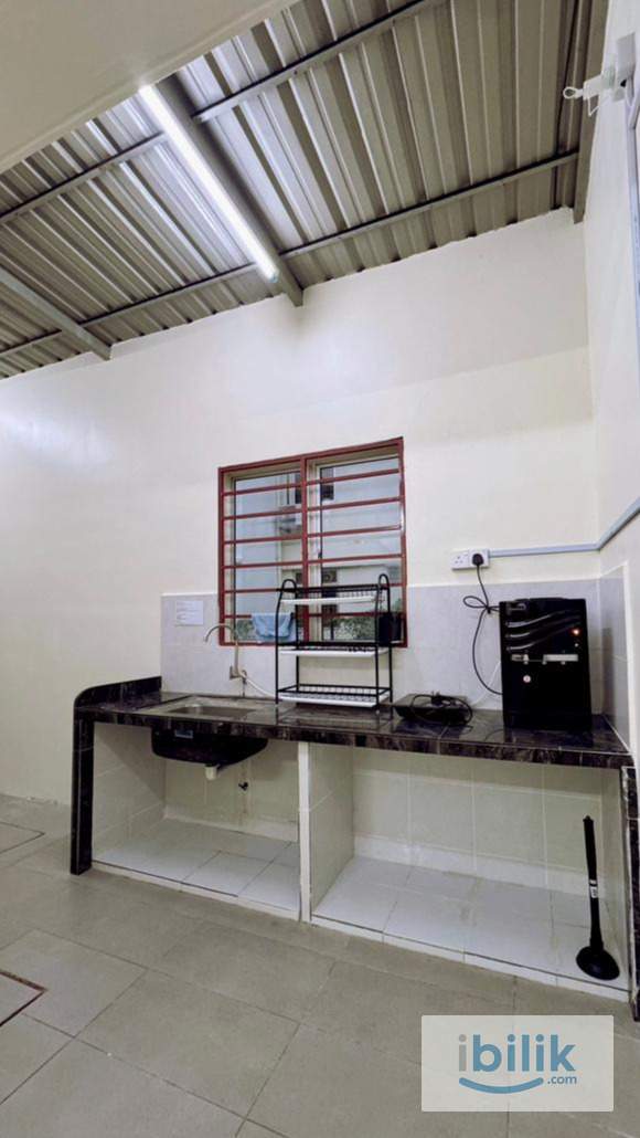 Female Master Room - Image 5