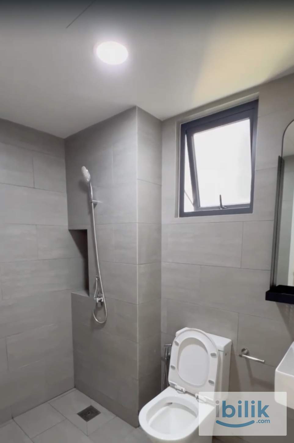 Medium Room at D’Ivo Residence at Old Klang Road - Image 2