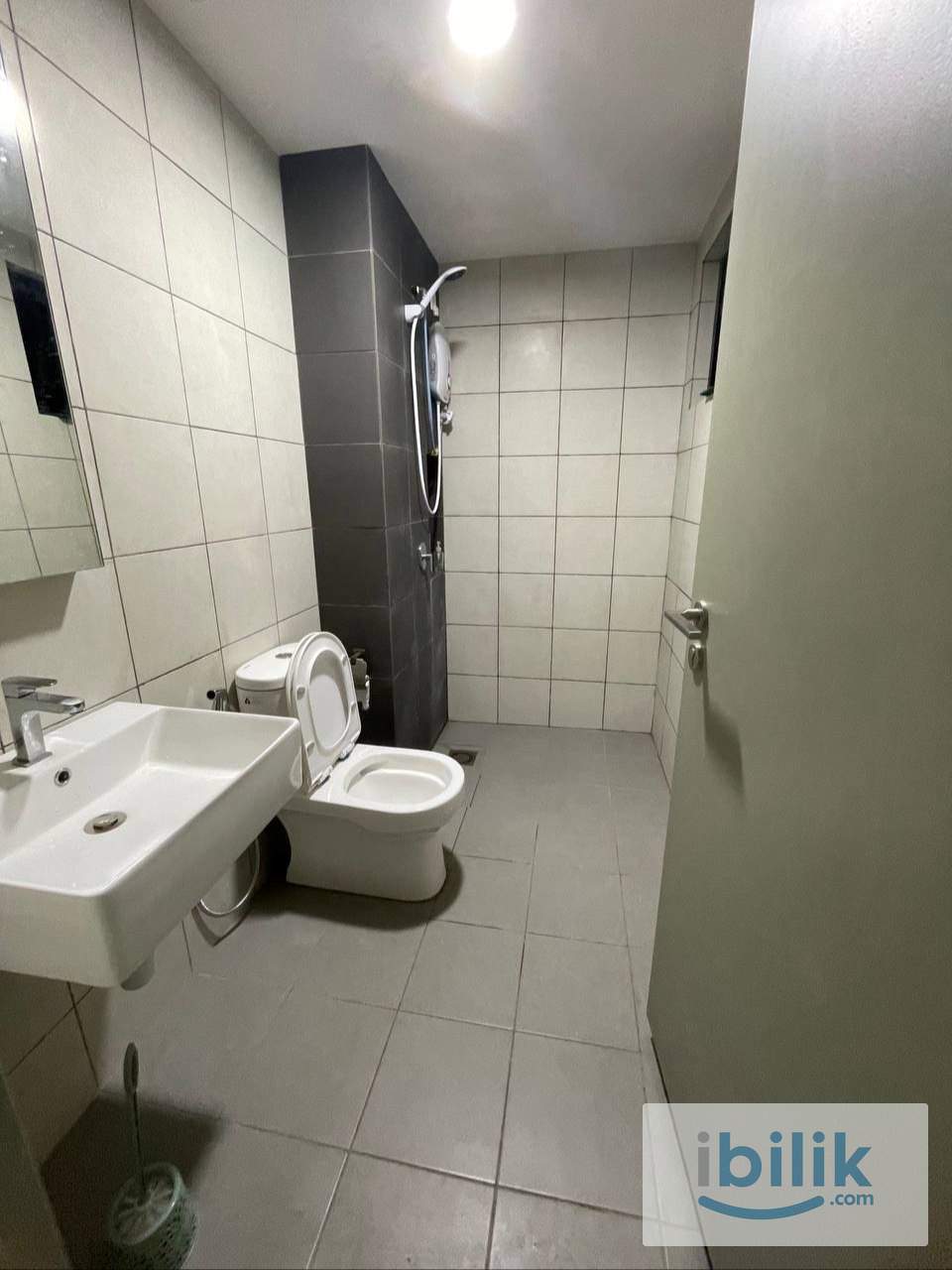 Small Room at D’Vervain Residence - Image 4
