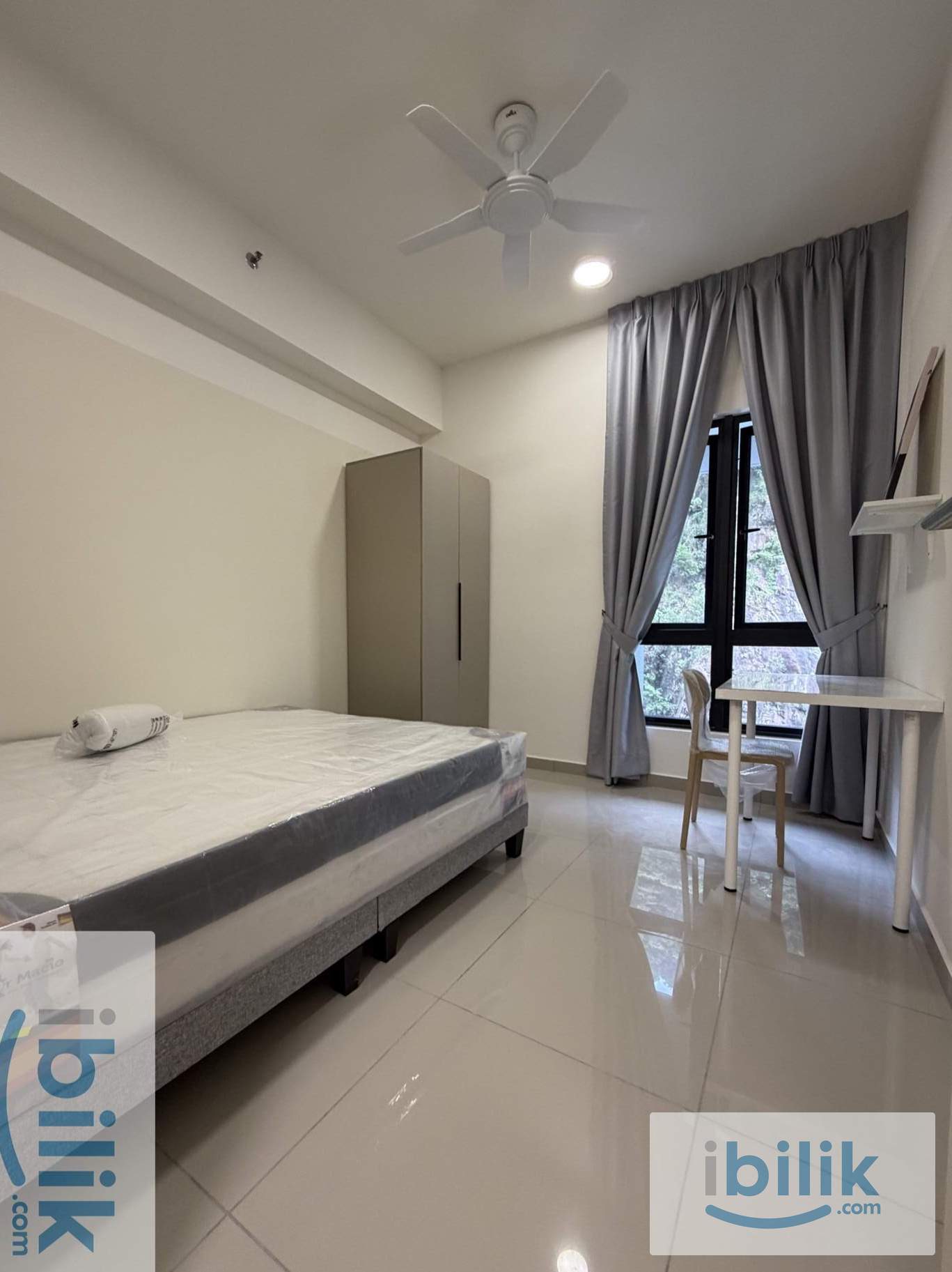 Middle Room at D’Clover Residence, Damansara Perdana - Image 7