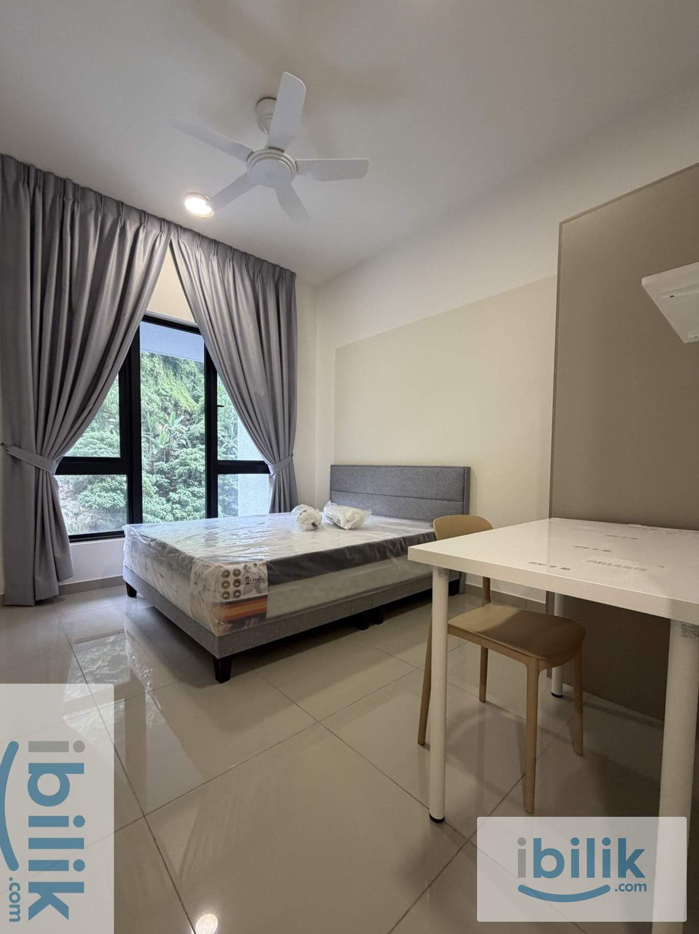 Middle Room at D’Clover Residence, Damansara Perdana - Image 8