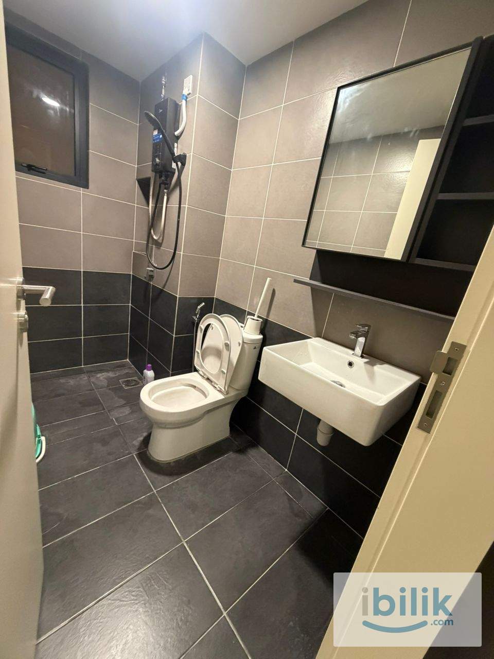 Master Room at D’Clover Residence at Damansara Perdana - Image 10