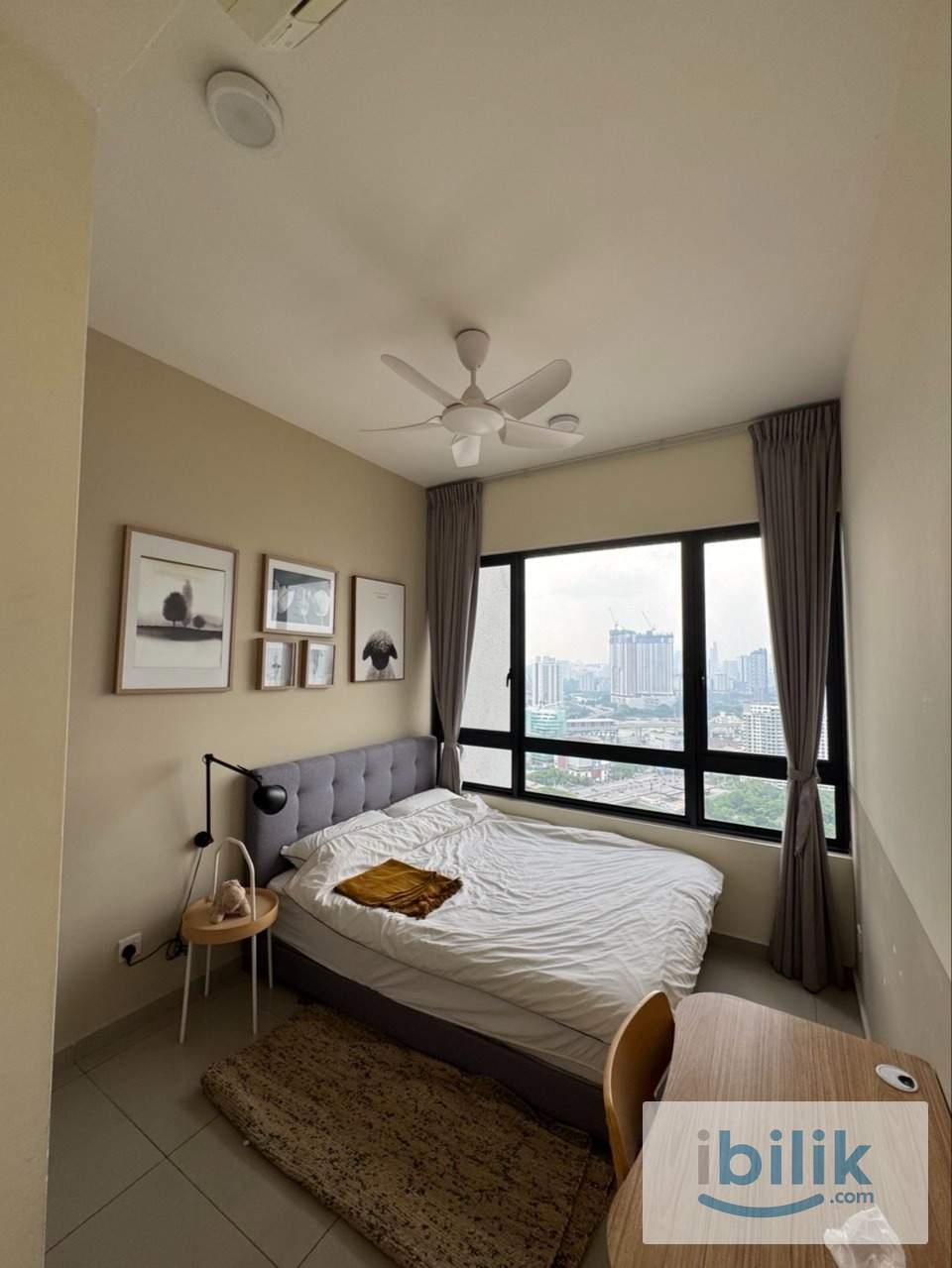 Middle Room For Rent With ID Design - Image 1