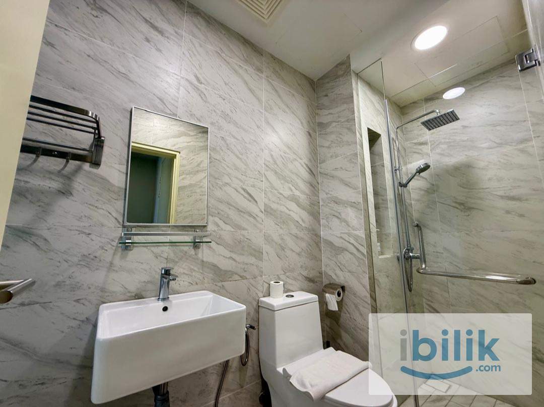 Chic Studio Stay | Melaka Raya | Sea View | Bathub - Image 5