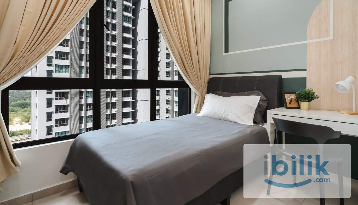 MODERN FULLY FURNISHED SINGLE ROOM (NEAR MRT/LRT PUTRA PERMAI) - Image 1