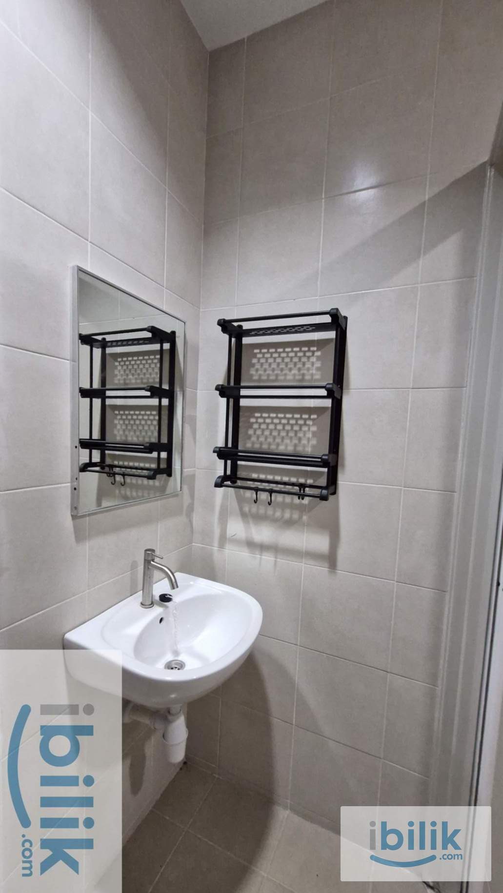 UPGRADED Single Middle Room Female Only✨at Mutiara Ville, Cyberjaya - Near Tamarind Square/Cyberjaya Hospital/MMU/UOC B1 - Image 7