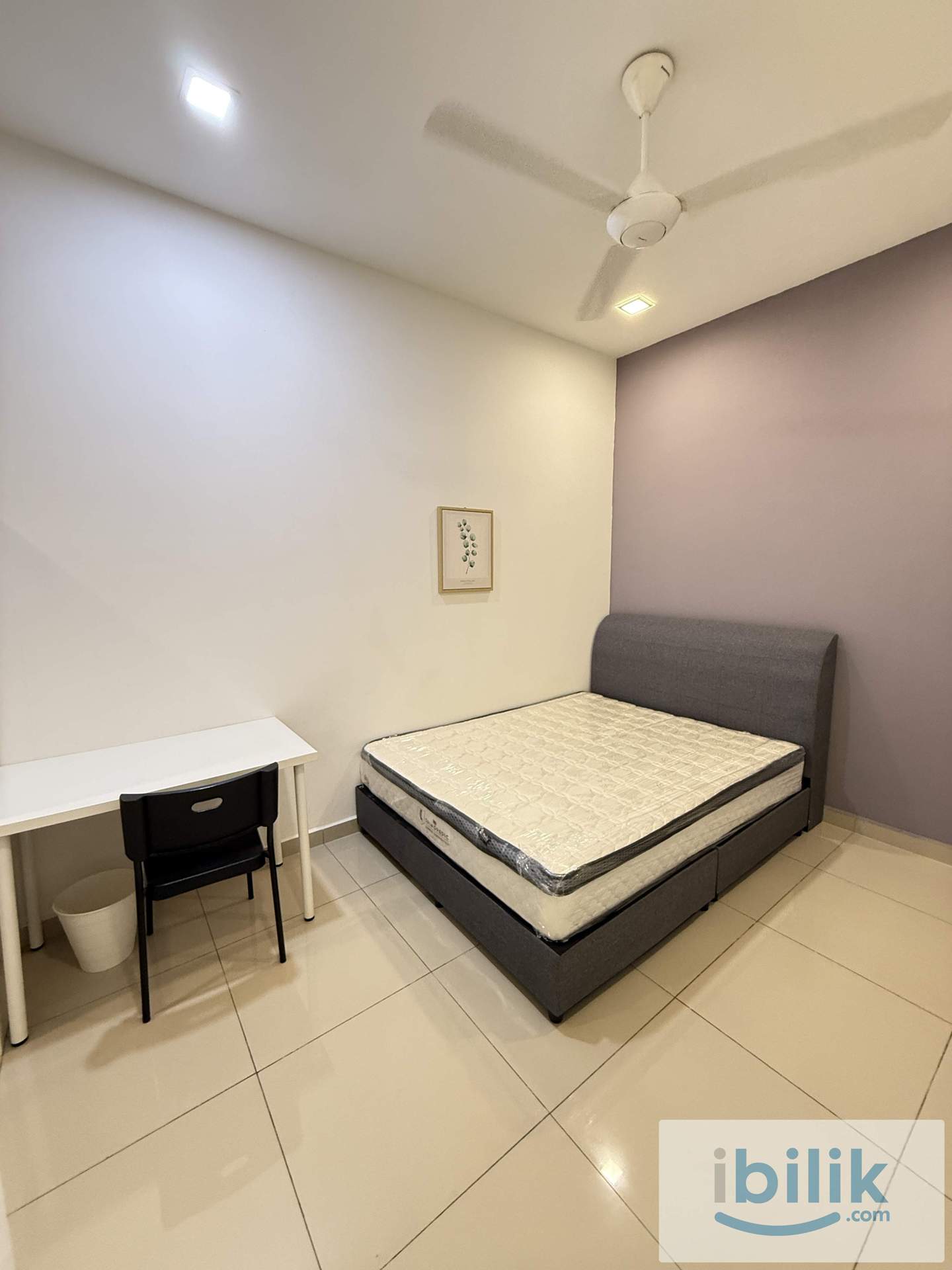 Spacious Middle Room with Attached Bathroom @ Hijayu 3, Bandar Sri Sendayan - Image 3