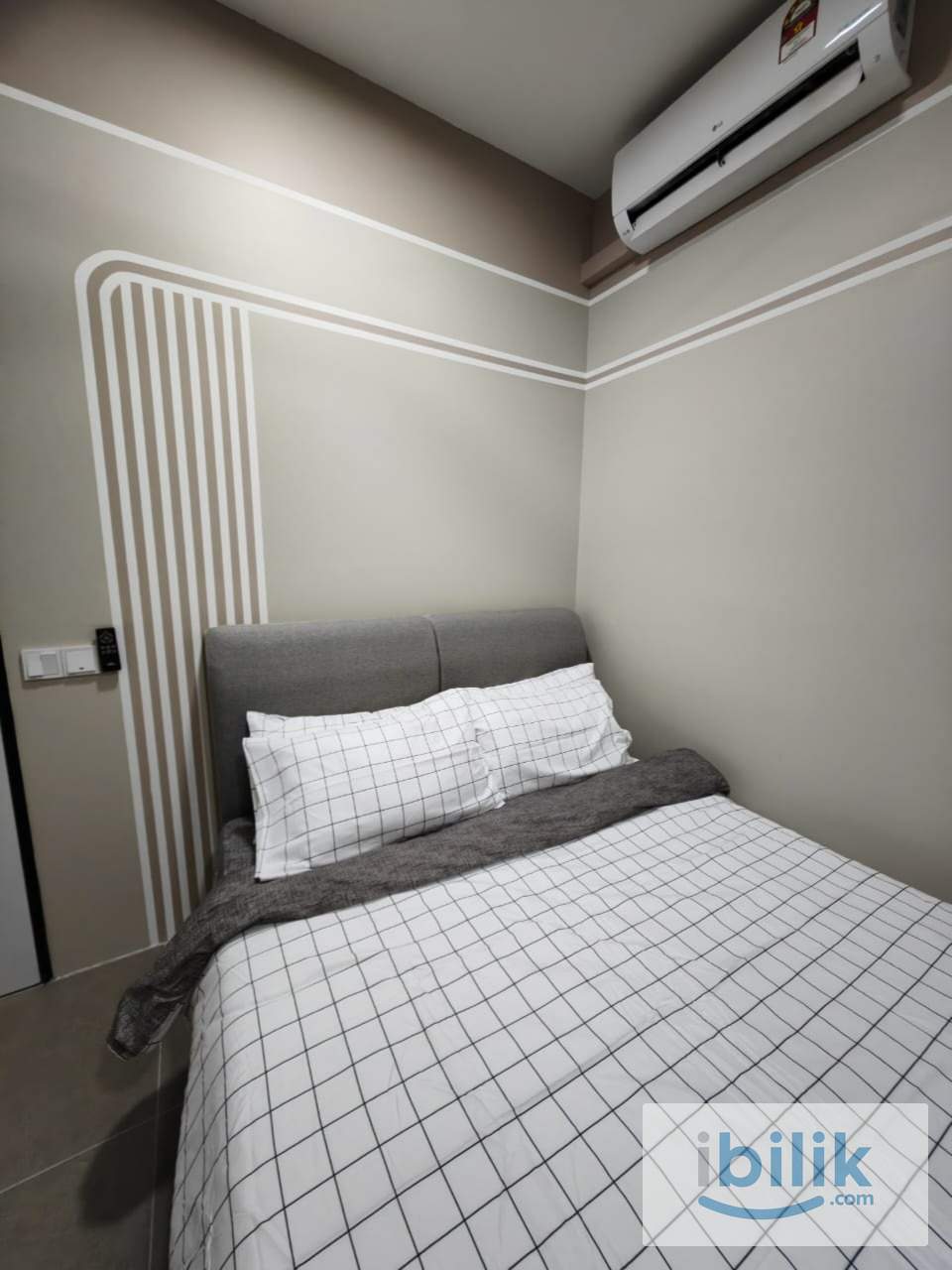 [MIXED UNIT] Suite Enesta Kepong Middle Room - Image 1