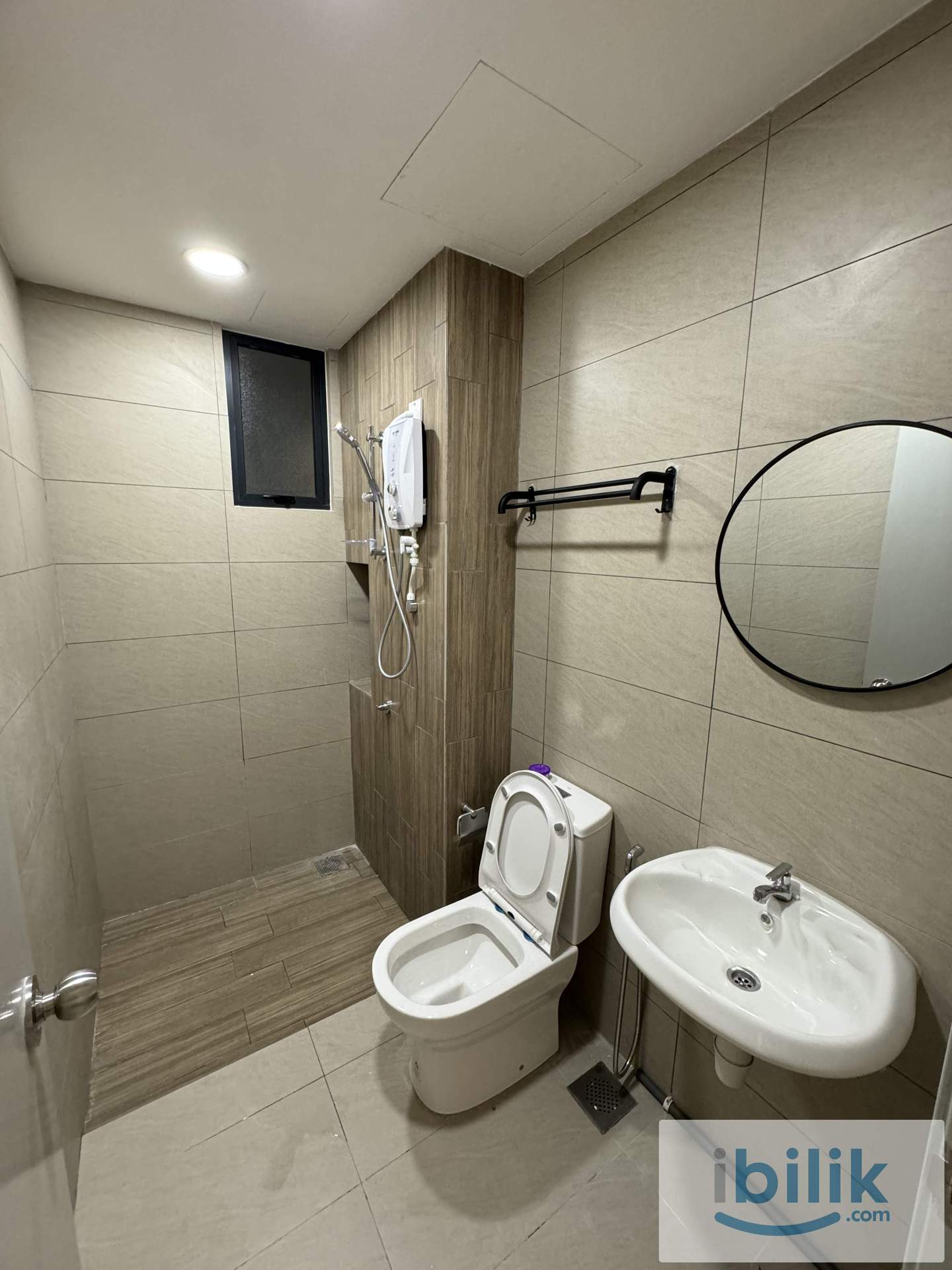 [2 Mins to MRT Suntex] Single room with A/C & Window forb - Image 4