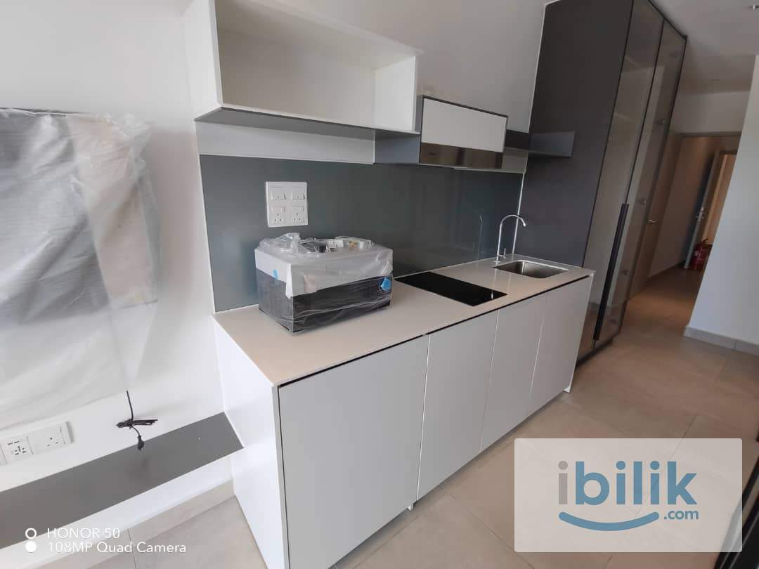 Middle Room with A/C & Window for Rent at Dk Impian - Image 1