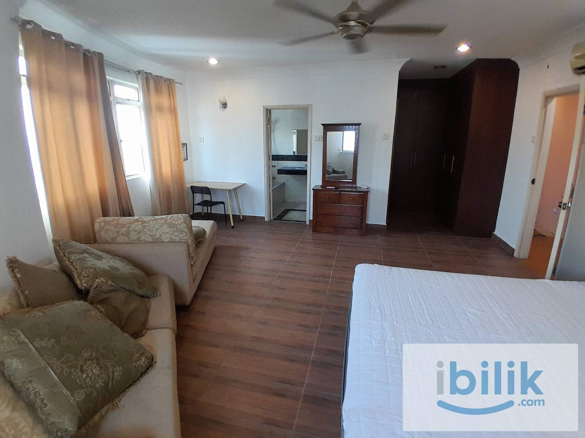 [Prefer Local Tenant] Master Room attached with Private Bathroom for Rent at Villa Scott Condominium, Brickfield - Image 8