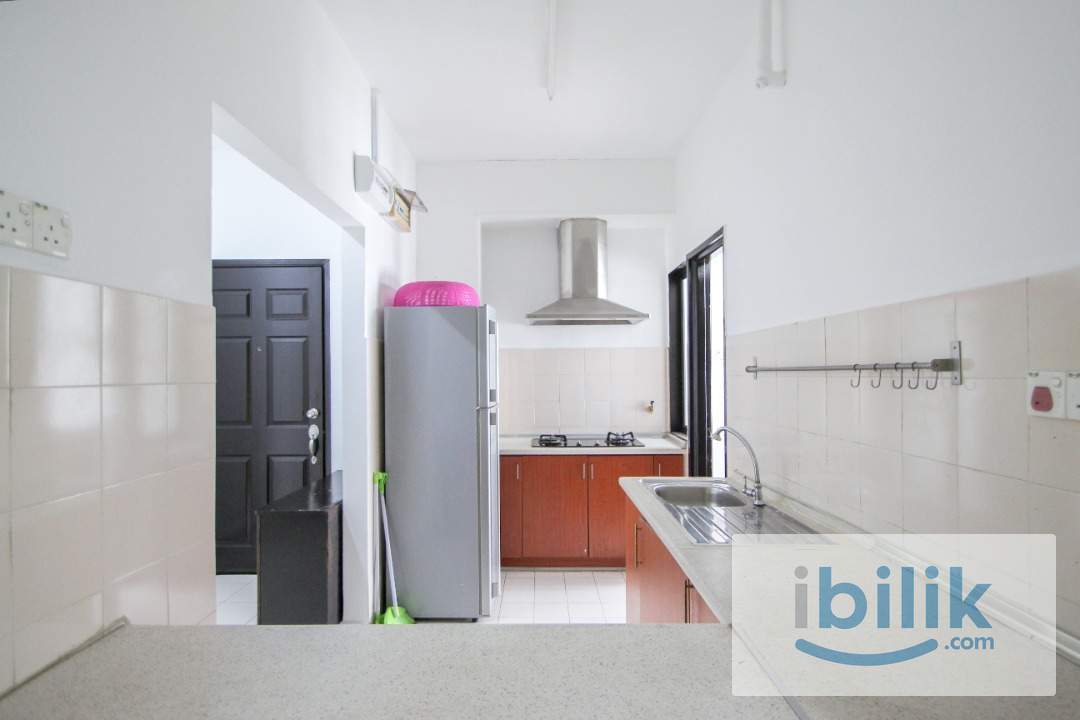Fully-Furnished Middle Room with A/C & Window for Rent at Sri Putramas - Image 2