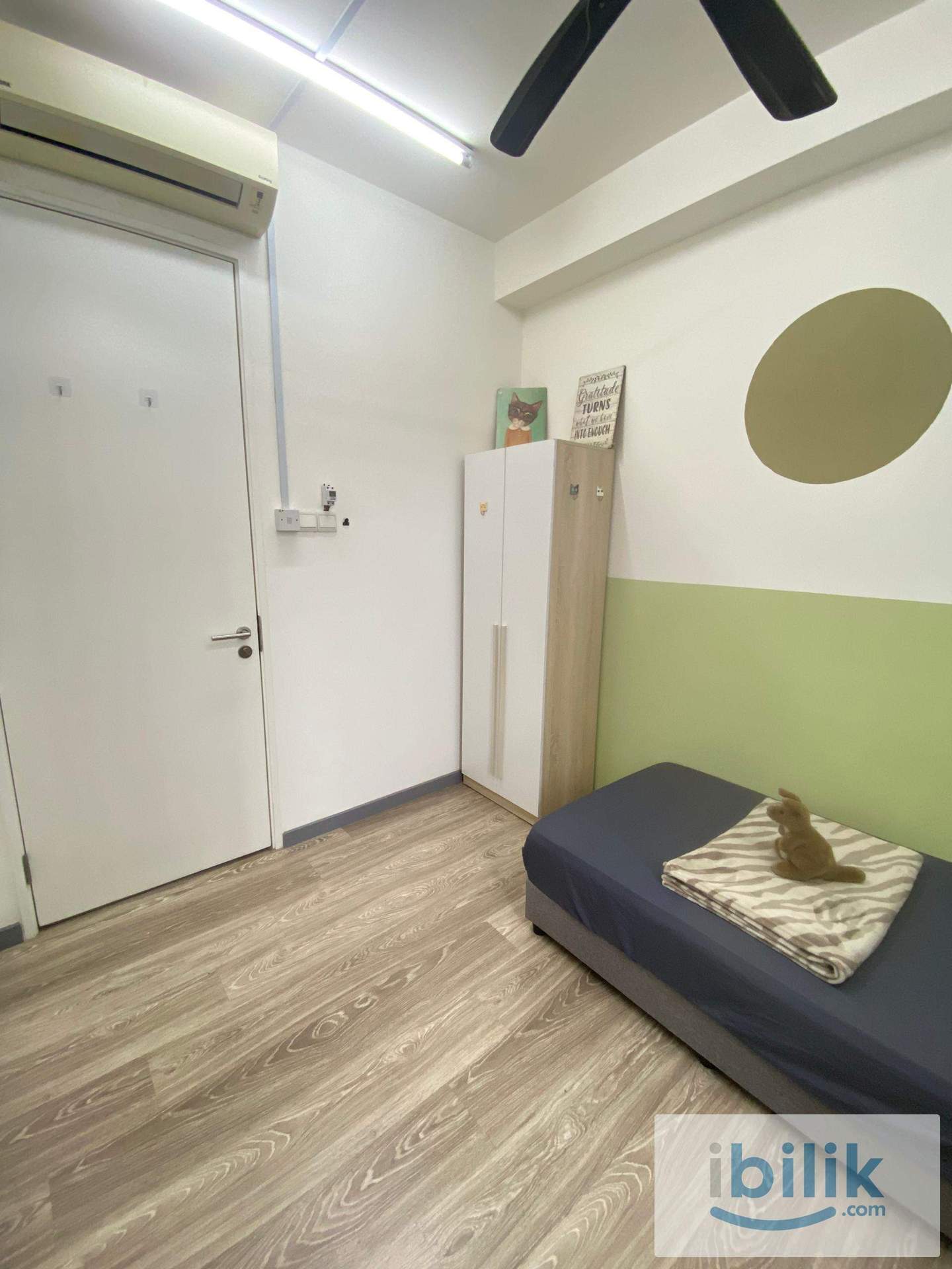 🛏️ Convenient Stay | Public Transport Friendly - Image 3