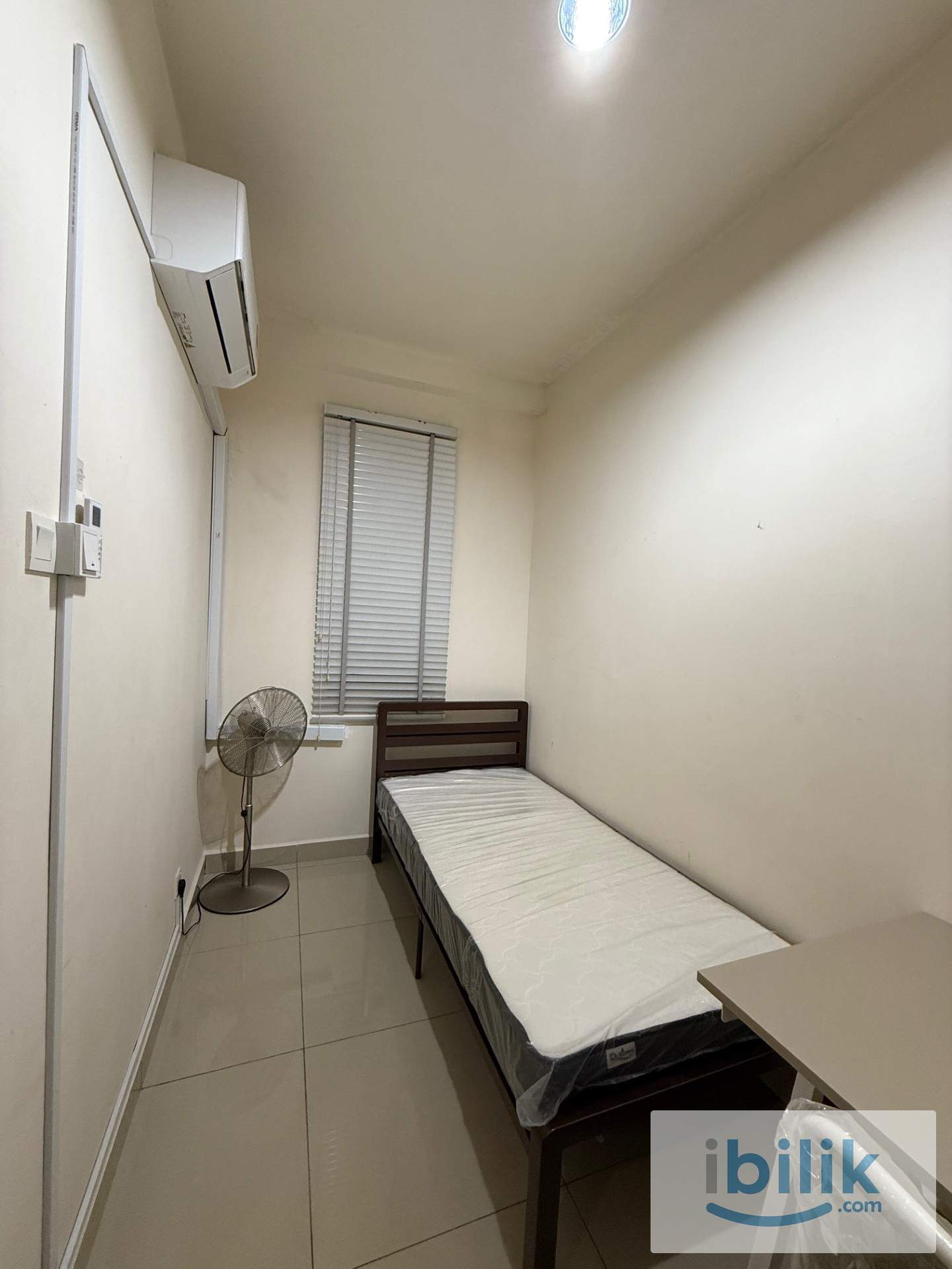 Single Medium Private Room with Aircond and Window - Image 1