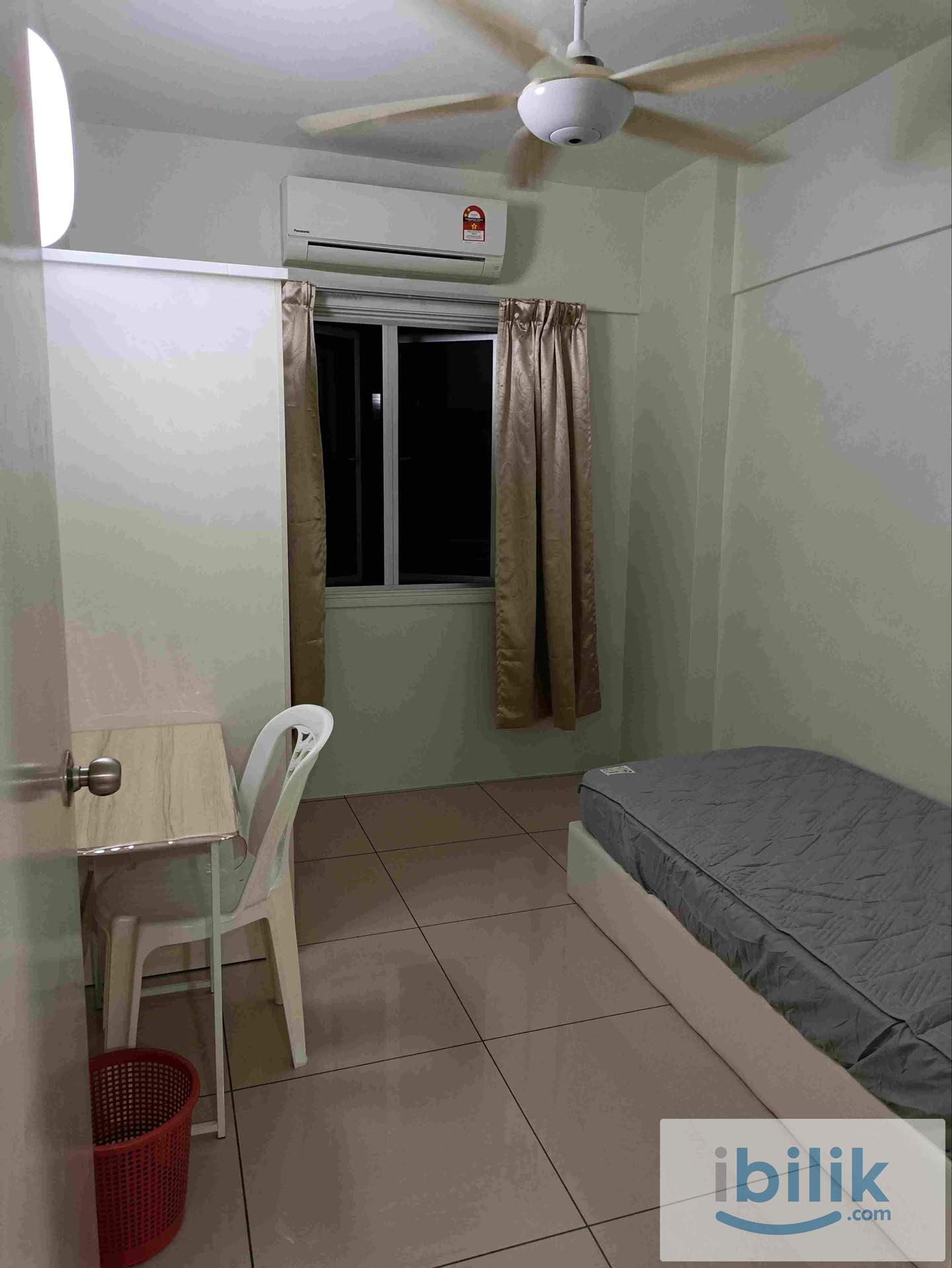 Mid Room To Rent - Image 1
