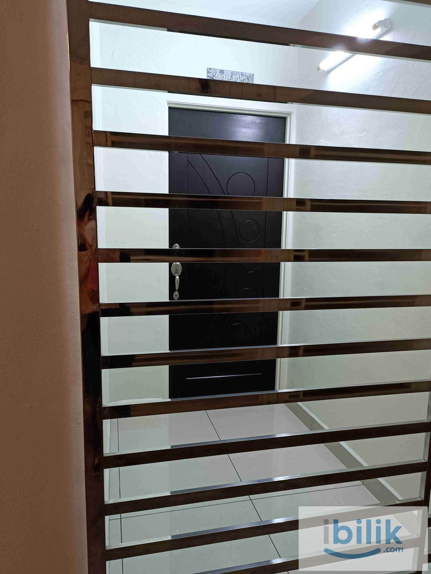 Mid Room To Rent - Image 7