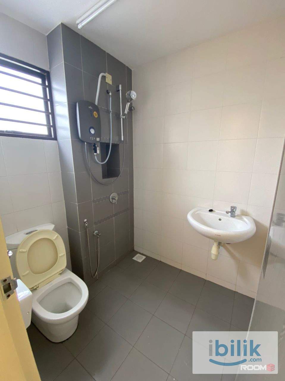 💥MURAH-MURAH SAHAJA💥BUKIT TINGGI 2 MIDDLE ROOM WITH PRIVATE BALCONY FOR RENT🎏🎏🎏NEAR TO GM KLANG , AEON MALL, PORT K - Image 1