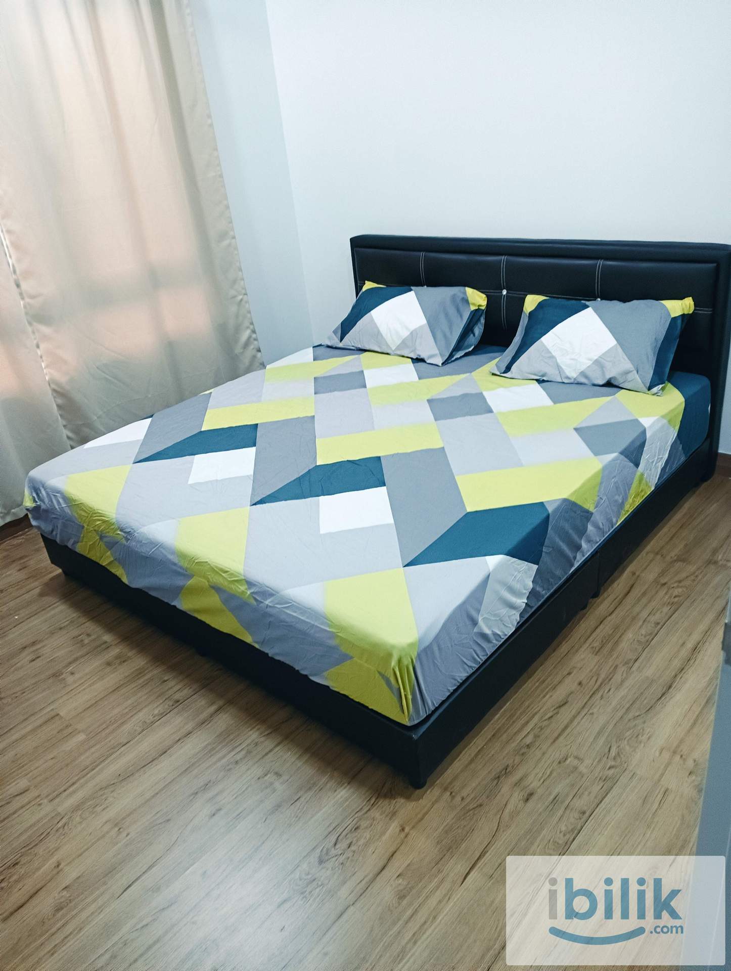 FULLY FURNISHED MASTER BEDROOM  - Image 4