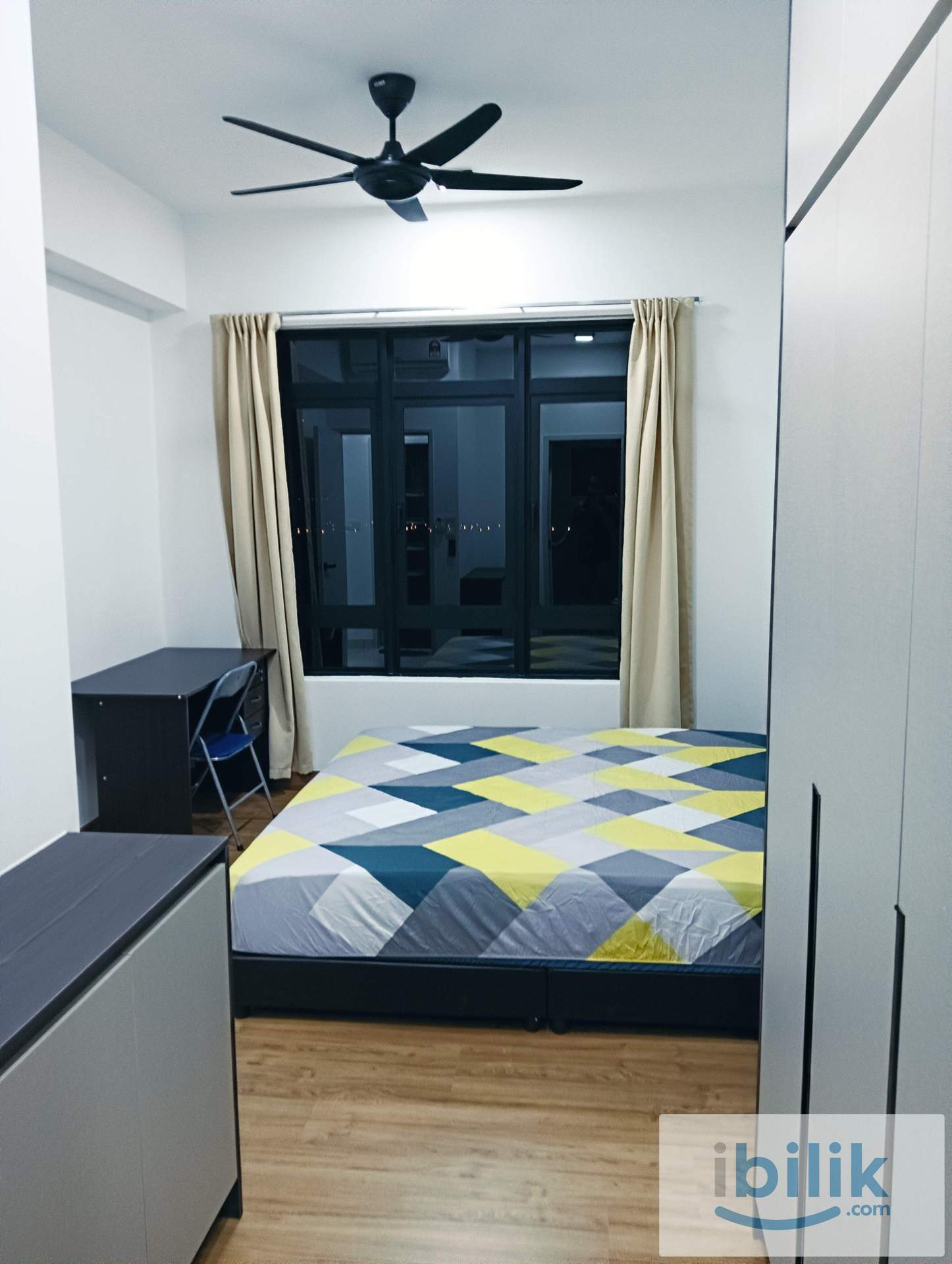 FULLY FURNISHED MASTER BEDROOM  - Image 1