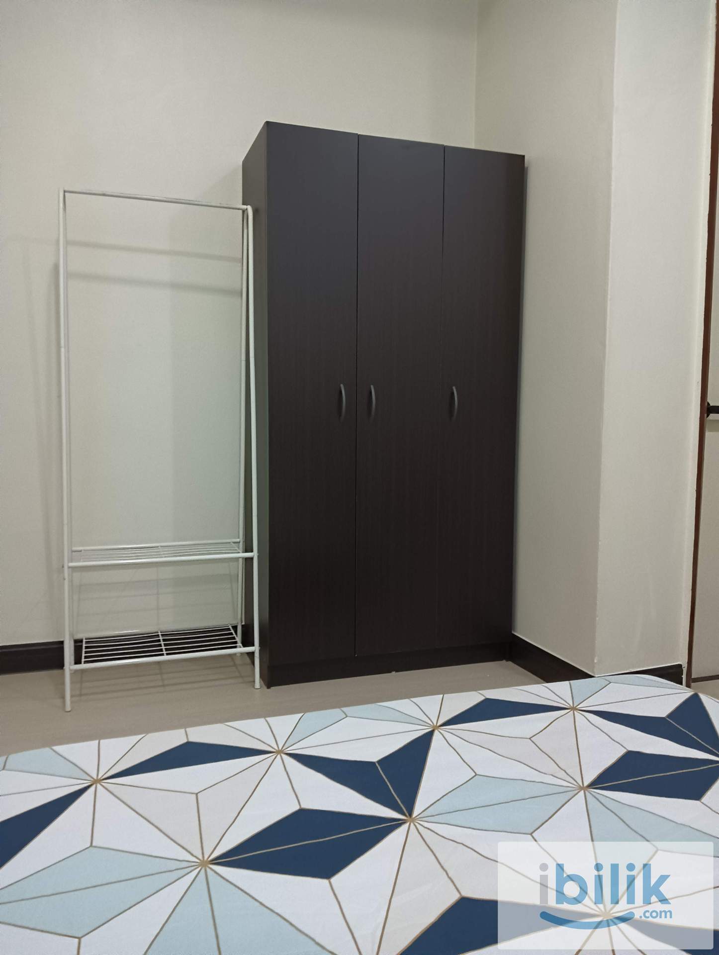 Fully Furnished Medium Room @ Bukit Rimau, Kota Kemuning - Image 2