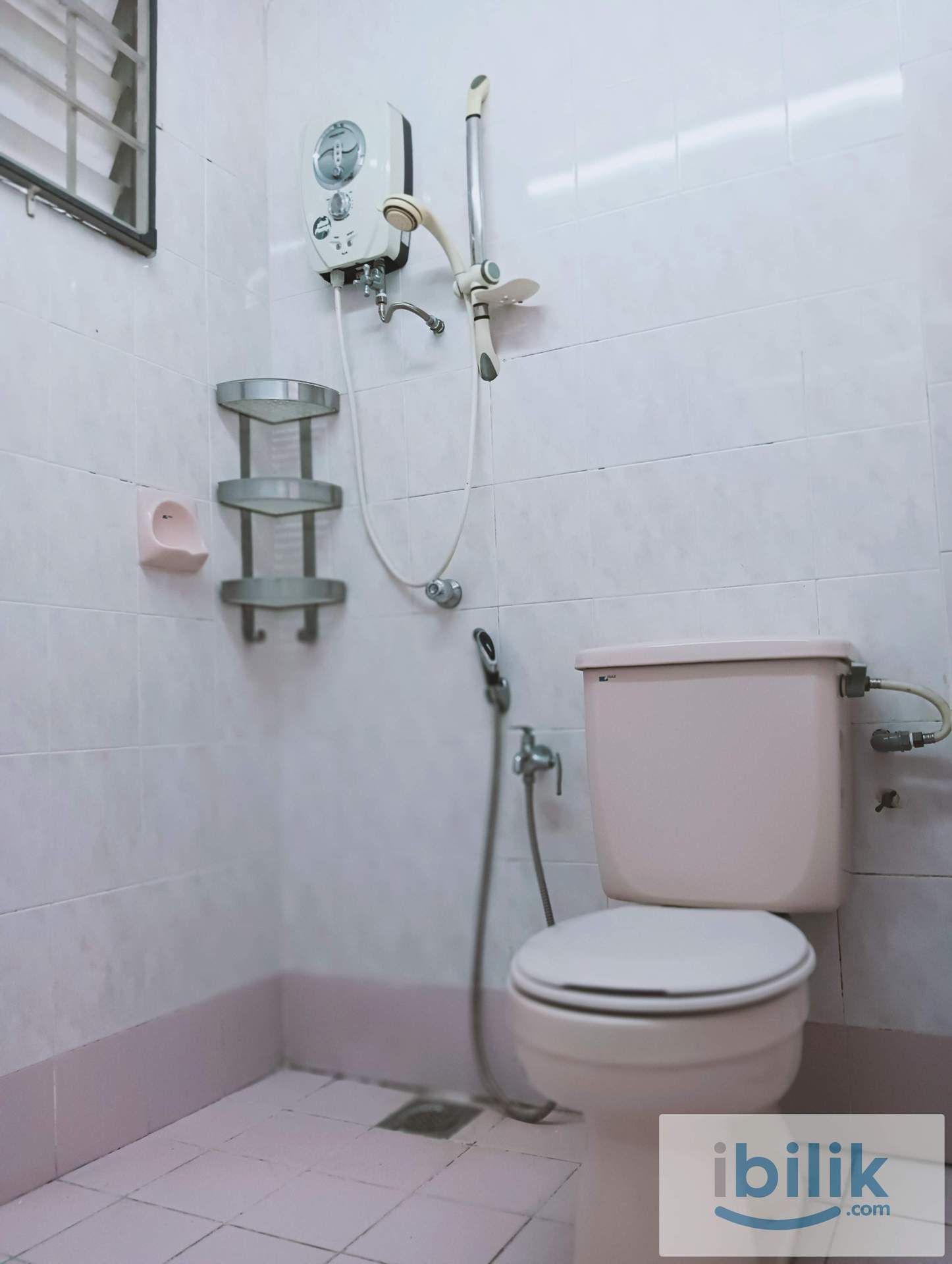 Fully Furnished Medium Room @ Bukit Rimau, Kota Kemuning - Image 9