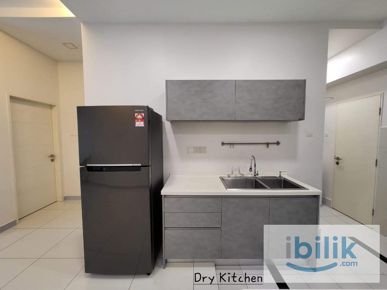 Balcony Middle Room for Rent at Skypod Residence, Puchong - Image 3