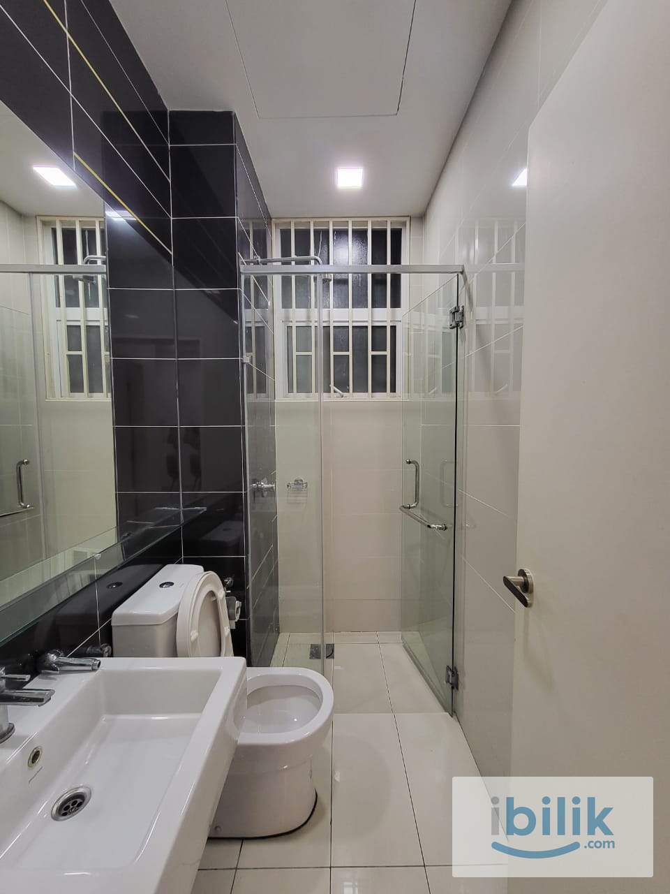 Balcony Middle Room for Rent at Skypod Residence, Puchong - Image 1
