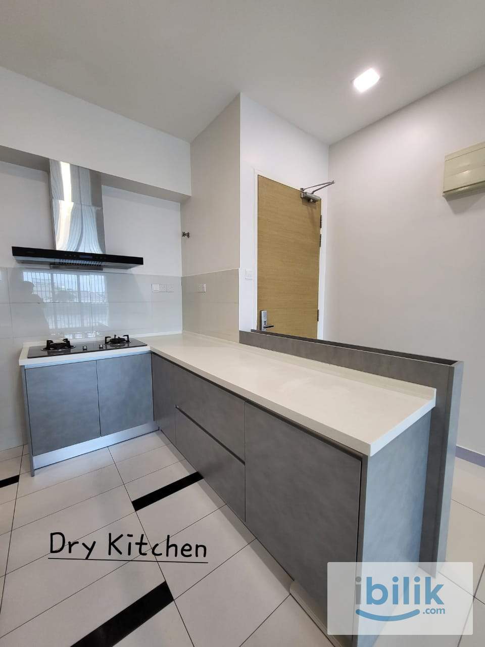 Balcony Middle Room for Rent at Skypod Residence, Puchong - Image 2