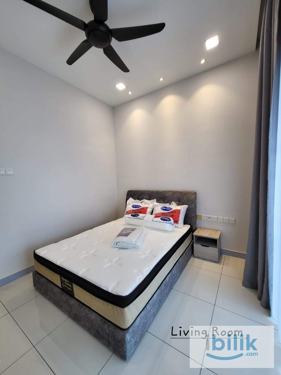 Balcony Middle Room for Rent at Skypod Residence, Puchong - Image 5
