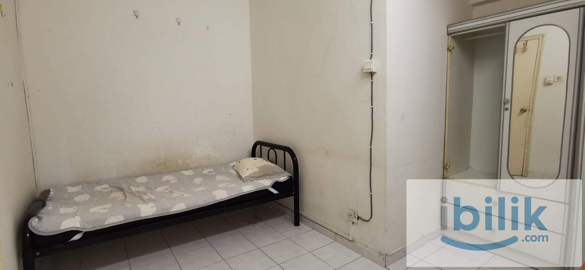 Single Room with Attached Bathroom - Image 4
