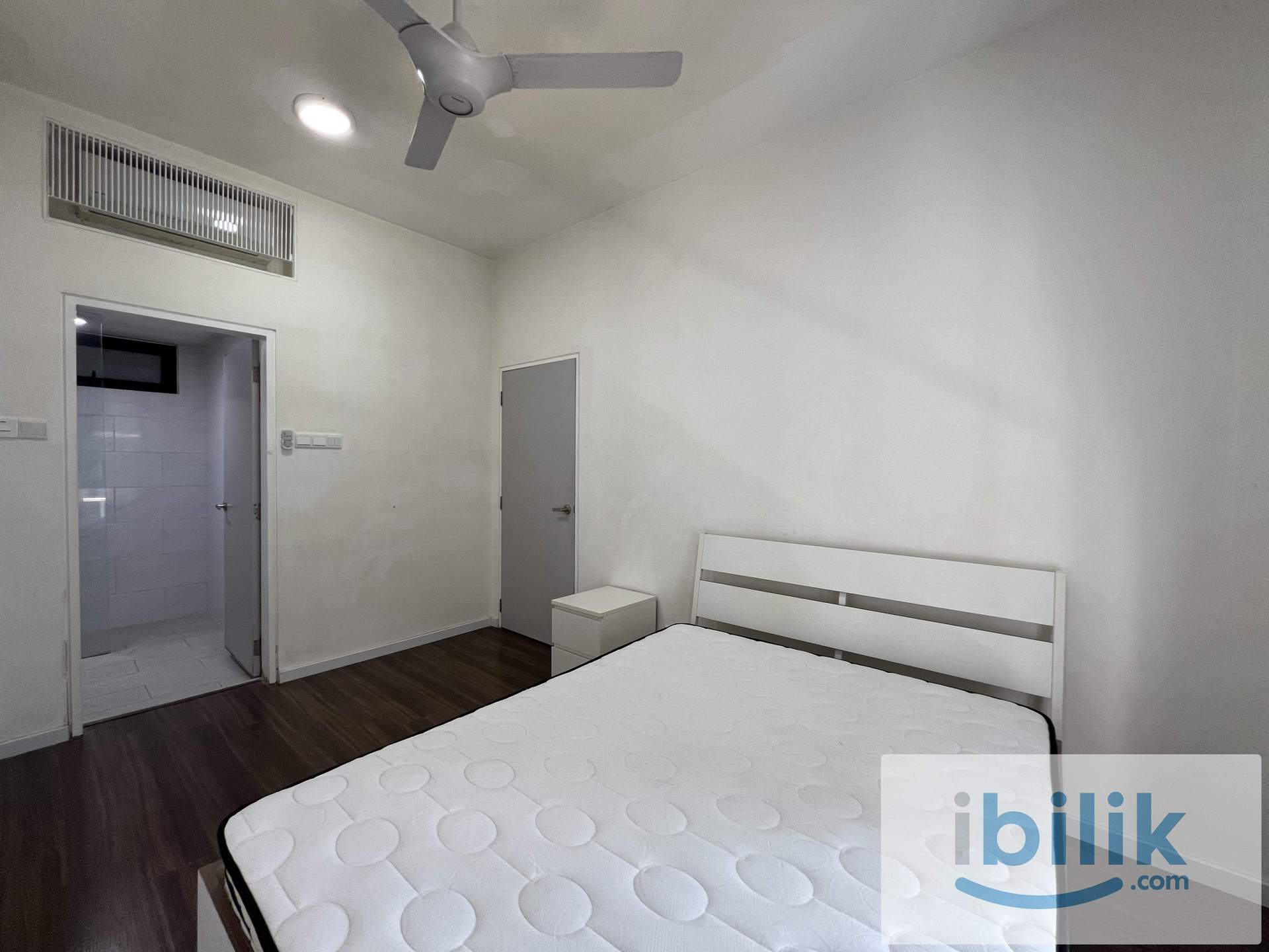 Batu Kawan Master Room • Included WiFi UTILITY  - Image 2