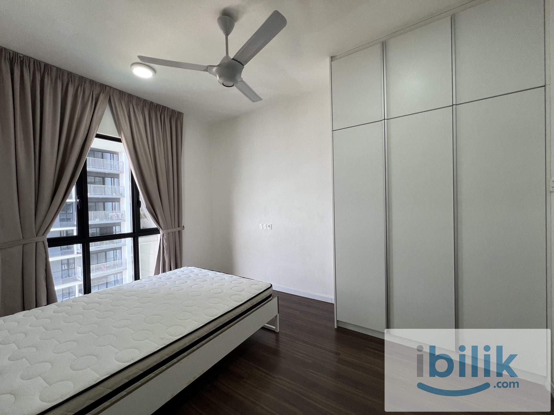 Batu Kawan Master Room • Included WiFi UTILITY  - Image 1