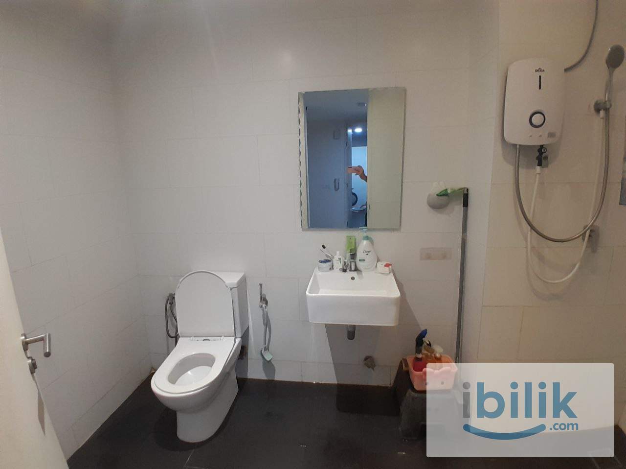 [SQWhere] July Vacant! Mixed Gender Unit Master Room Rent Direct Bridge to MRT access Kota Damansara, Sungai Buloh 🚇 - Image 2