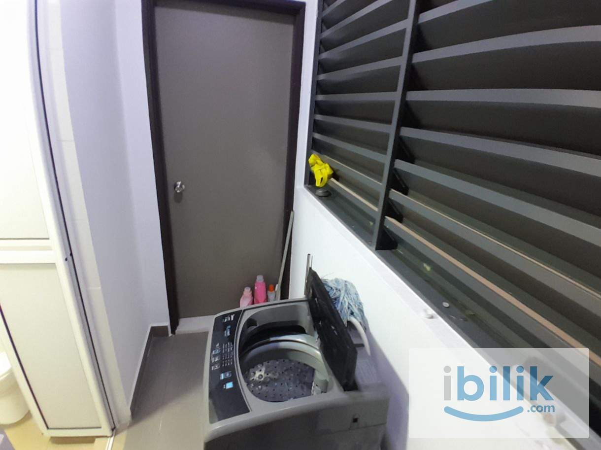 [Skyville 8] Doorstep Bus Stop to Mid Valley Female Unit Medium Room Rent - Image 2