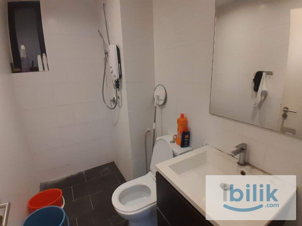 [SQWhere] July Vacant! Mixed Gender Unit Master Room Rent Direct Bridge to MRT access Kota Damansara, Sungai Buloh 🚇 - Image 5