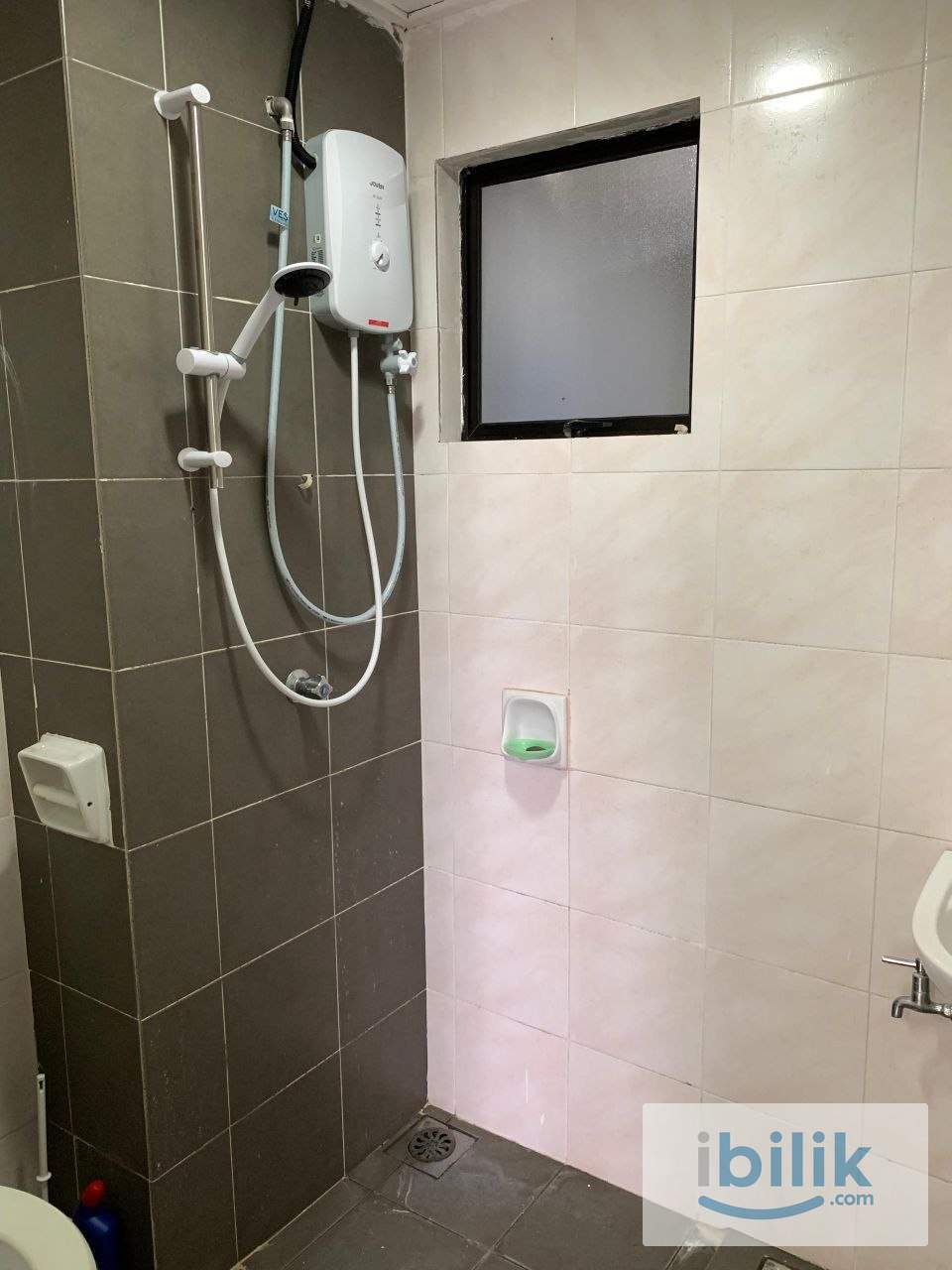 [One Damansara] No Partition Mixed Unit Single Room with Fans Near MRT, Sungai Buloh, Sri Damansara  - Image 6