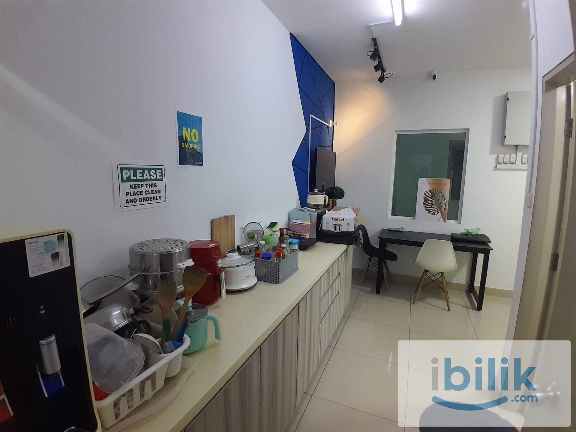 [Pacific Place] Mixed Gender Unit Medium Room with Aircond Rent - Image 4