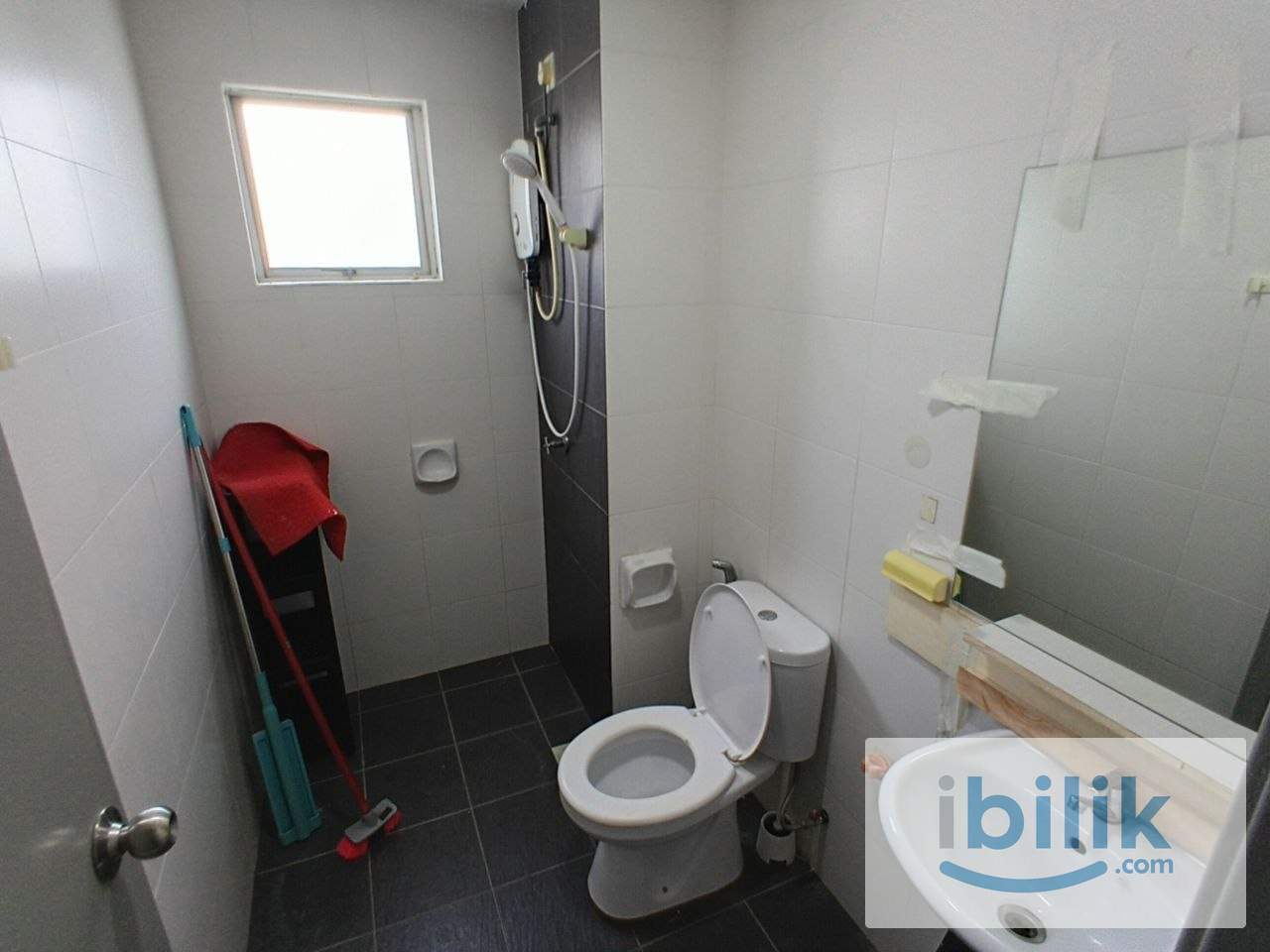 [Casa Residenza] Mixed Gender Unit Medium Room Near SEGi, MRT - Image 3