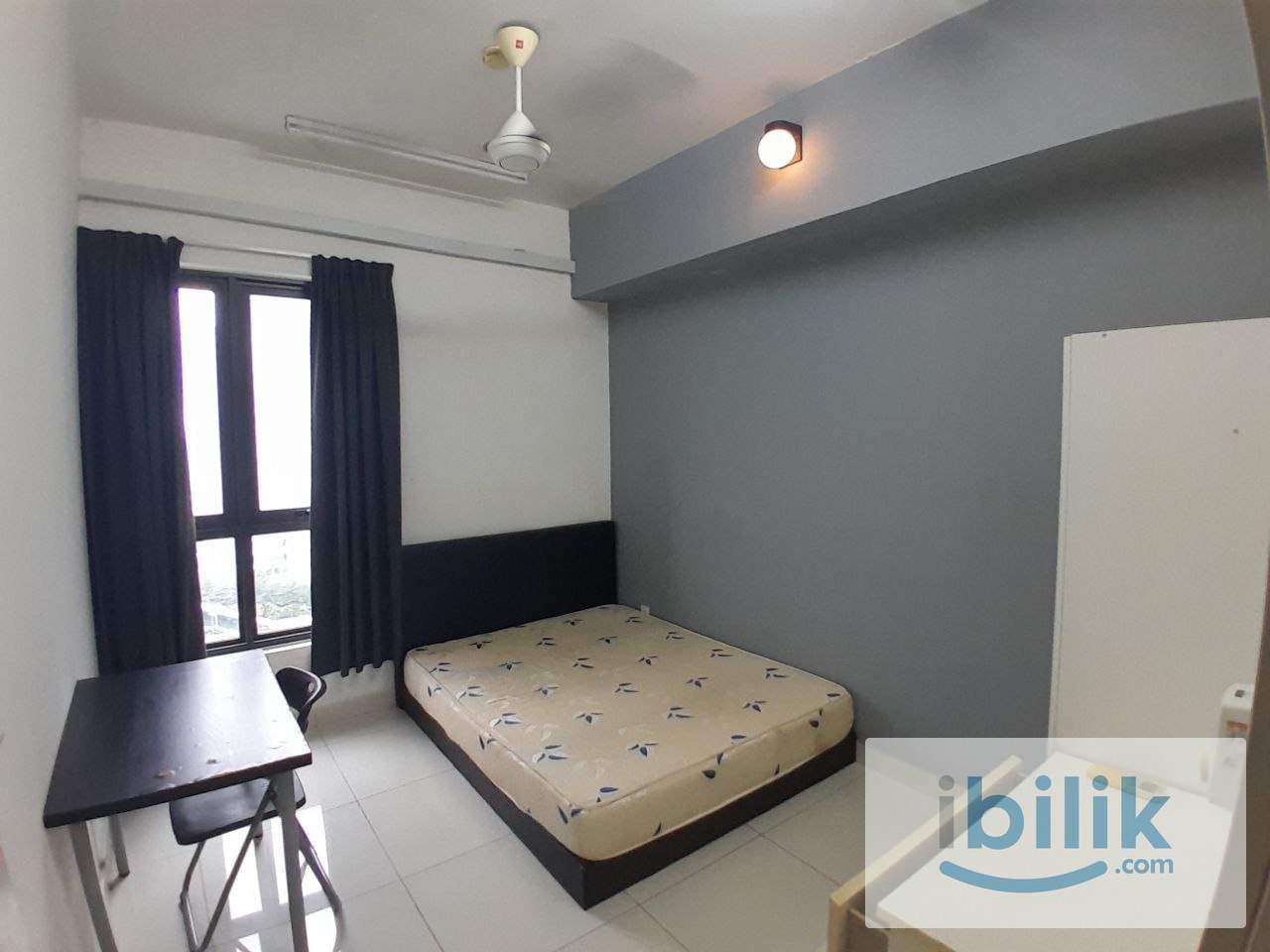 [D'sara Sentral] Direct MRT Mixed Gender Unit Middle Room with Aircond Rent - Image 1