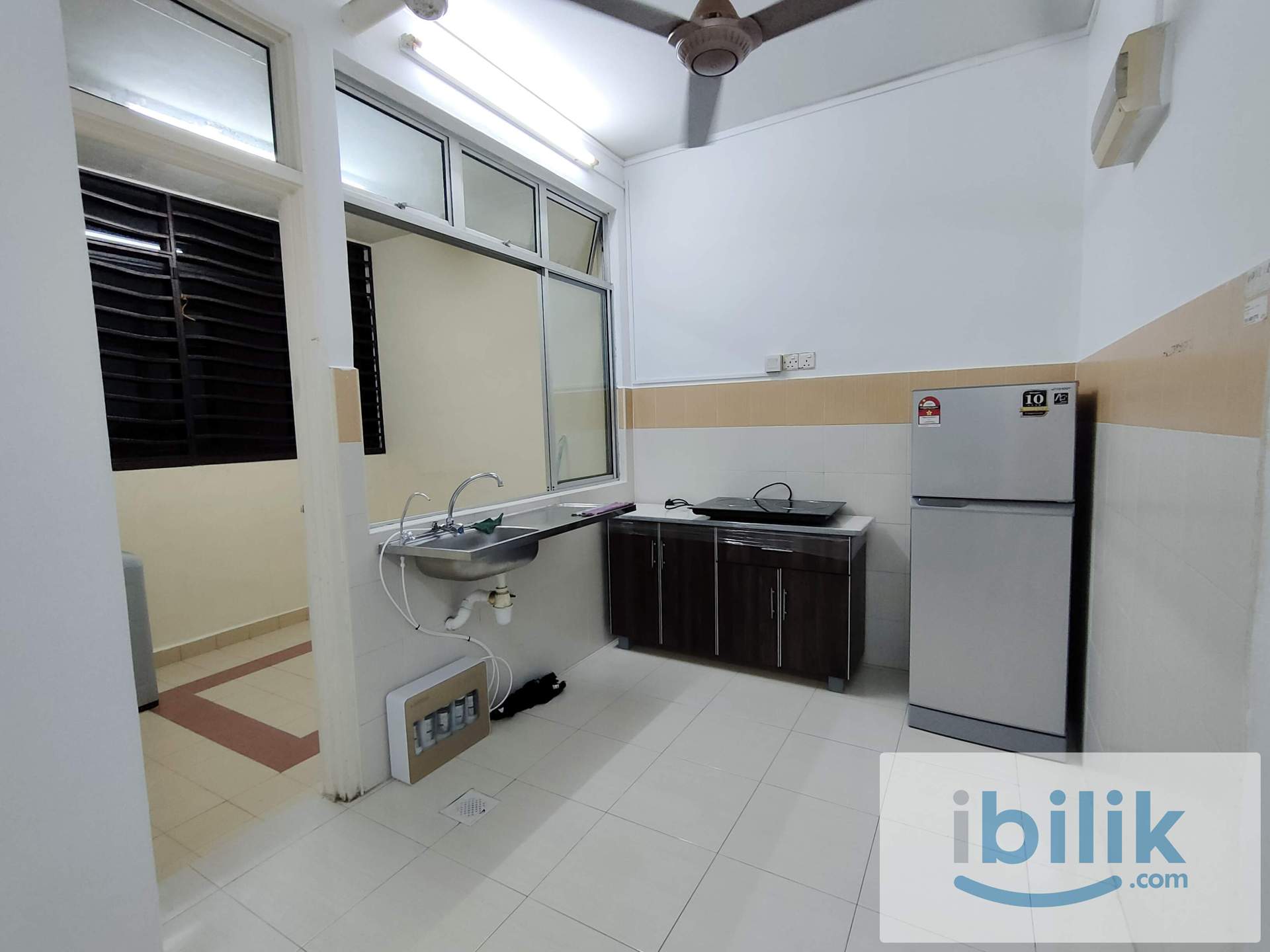 Middle Aircon Room for rent at Kipark Apartment Tampoi  - Image 4