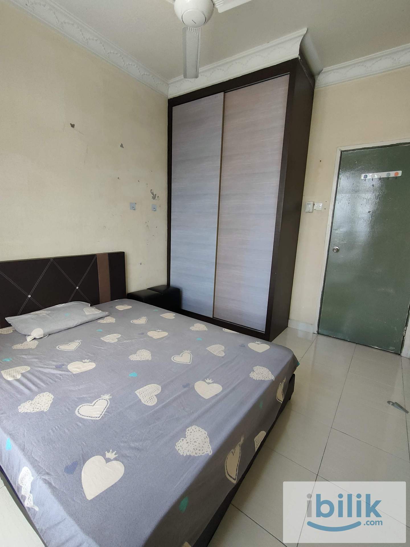 Middle Room for rent at Kipark Apartment  - Image 2