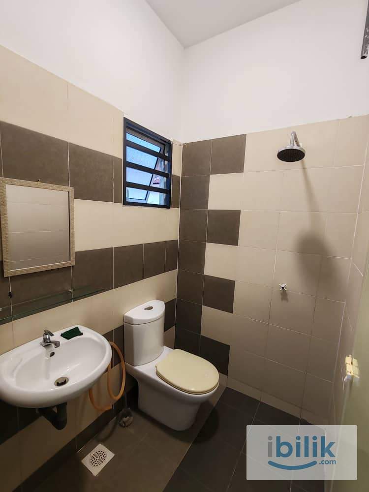 Middle room for rent nearby Aeon Station 18 Ipoh, with own private toilet, only for Chinese Single Lady - Image 5