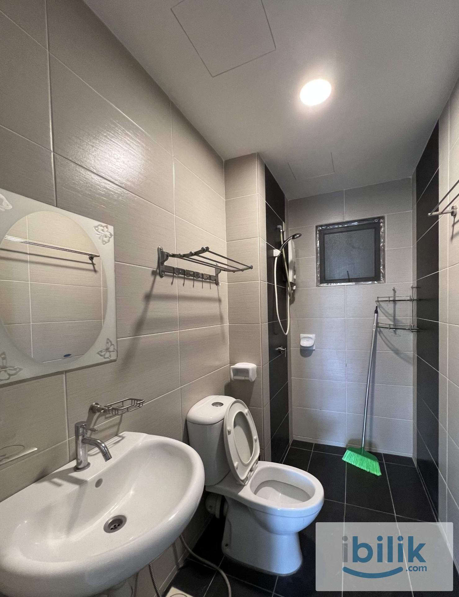 ⚠️2 mins walking to Maluri MRT ✅FullyFunish Single Room ❤️1month Depo - Image 4